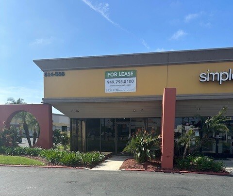 514-538 W Katella Ave, Orange, CA à louer - Photo du bâtiment - Image 3 de 6