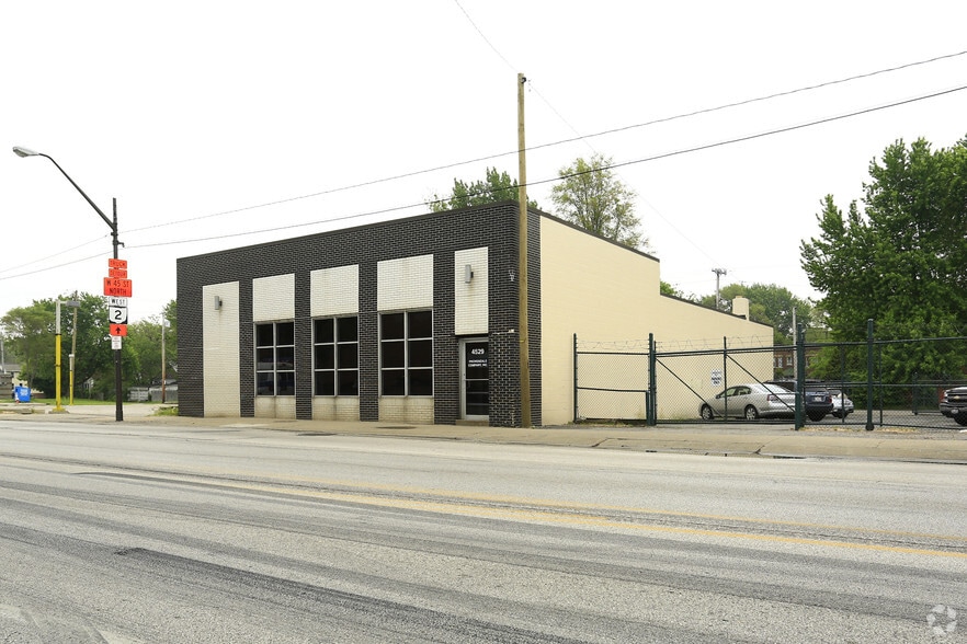 4529 Detroit Ave, Cleveland, OH for lease - Primary Photo - Image 1 of 4