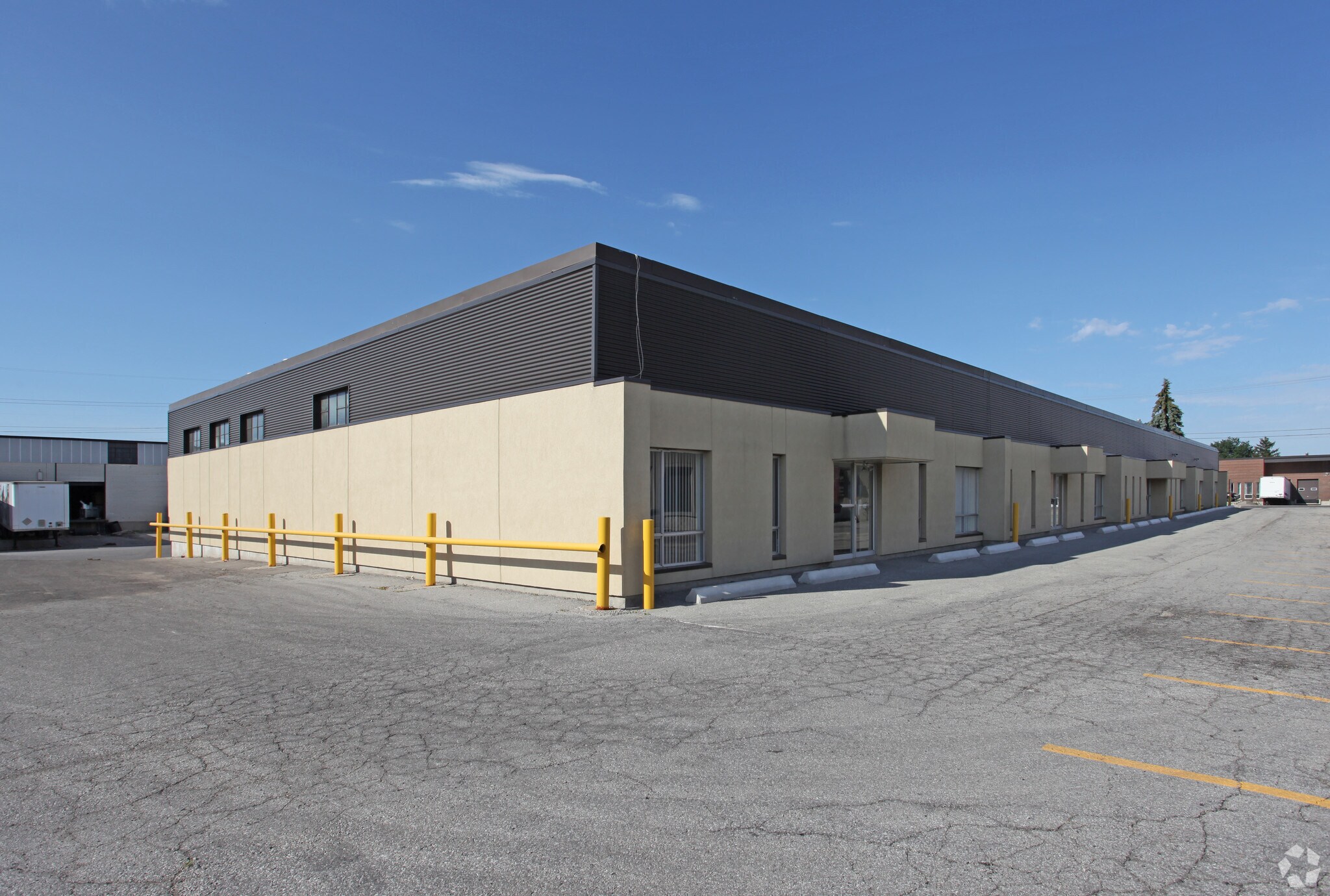 365 Flint Rd, Toronto, ON à vendre Photo principale- Image 1 de 1