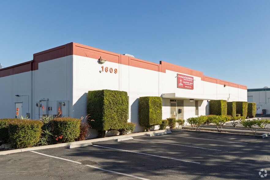 1609 E Del Amo Blvd, Carson, CA à vendre - Photo du bâtiment - Image 3 de 13