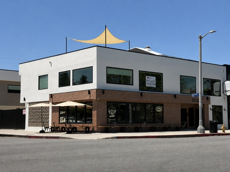 13750 Ventura Blvd, Sherman Oaks, CA for lease - Building Photo - Image 1 of 7