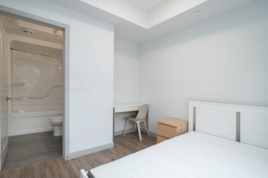 168 Division St, Kingston, ON for lease - Building Photo - Image 2 of 65