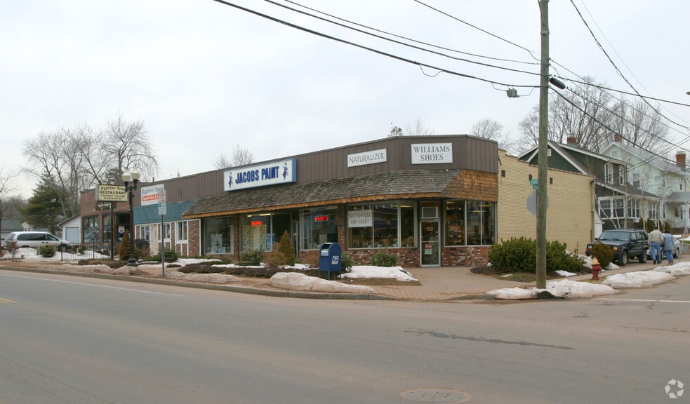 132-138 Park Rd, West Hartford, CT for lease - Building Photo - Image 2 of 2