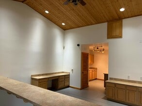 23000 SE Eagle Creek Rd, Eagle Creek, OR à louer Photo intérieure- Image 2 de 3