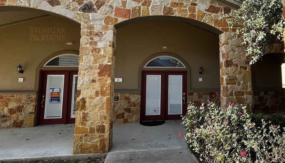 2851 Joe Dimaggio Blvd, Round Rock, TX for lease - Building Photo - Image 2 of 5