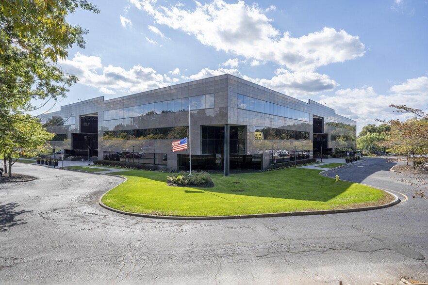 400 Rella Blvd, Montebello, NY for lease - Building Photo - Image 1 of 9