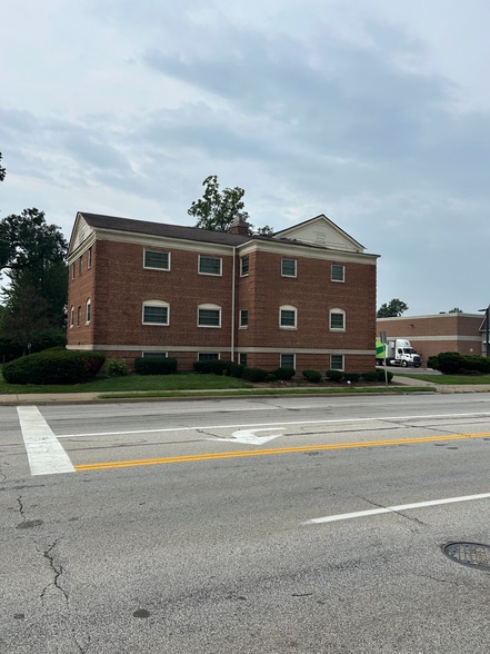 219 Seminary St, Berea, OH for sale - Building Photo - Image 2 of 2