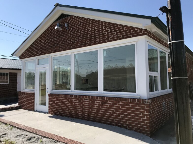 70 Felton Dr, Toccoa, GA à vendre - Photo du bâtiment - Image 3 de 5