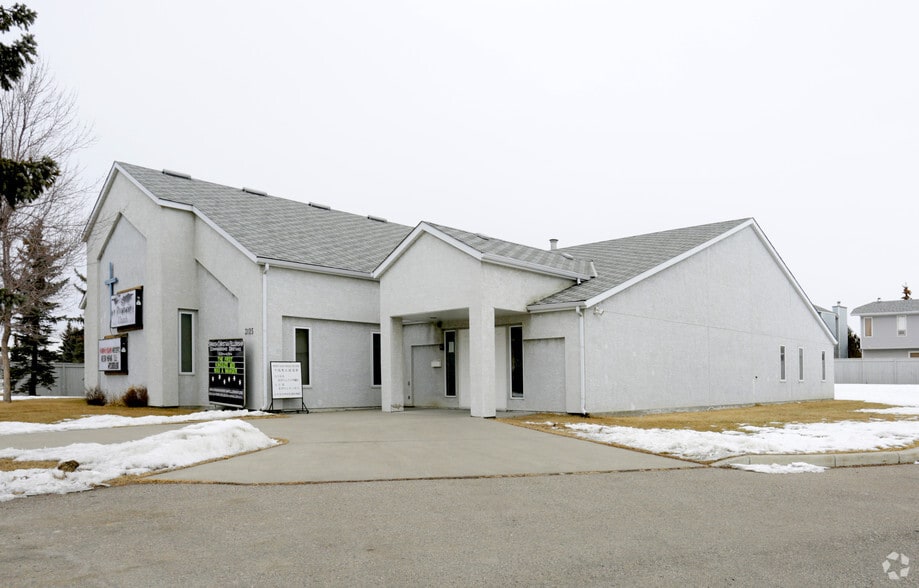 3125 Catalina Blvd NE, Calgary, AB à vendre - Photo principale - Image 1 de 4