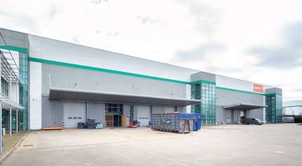 Twelvetrees Cres, Londres à louer - Photo du bâtiment - Image 3 de 4