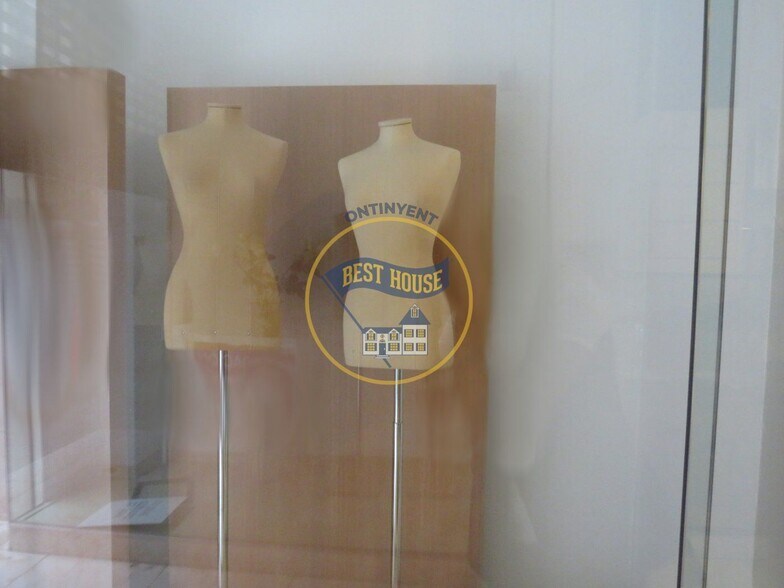 Commerce de détail dans Ontinyent, Valencia à louer - Photo du bâtiment - Image 2 de 3