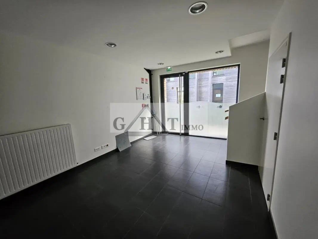 Office in Moissy-Cramayel for lease Building Photo- Image 1 of 7