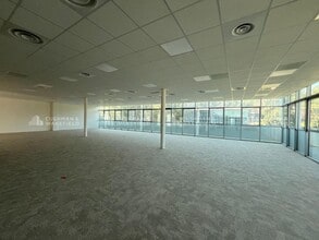 430 Rue Pierre Simon Laplace, Aix-en-Provence for lease Interior Photo- Image 2 of 8