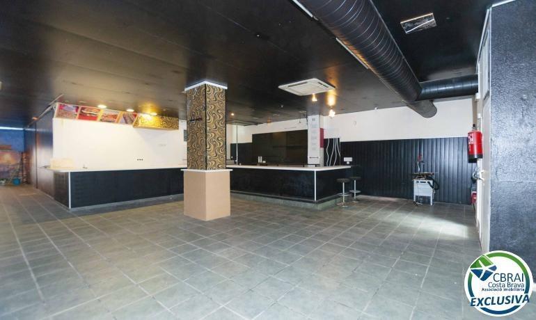 Retail in Roses, Gerona for lease Interior Photo- Image 1 of 7
