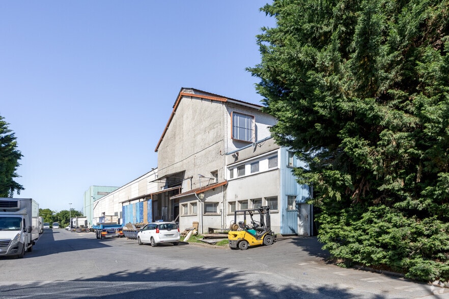 18 Avenue Du 8 Mai 1945, Mitry-Mory for lease - Primary Photo - Image 1 of 2