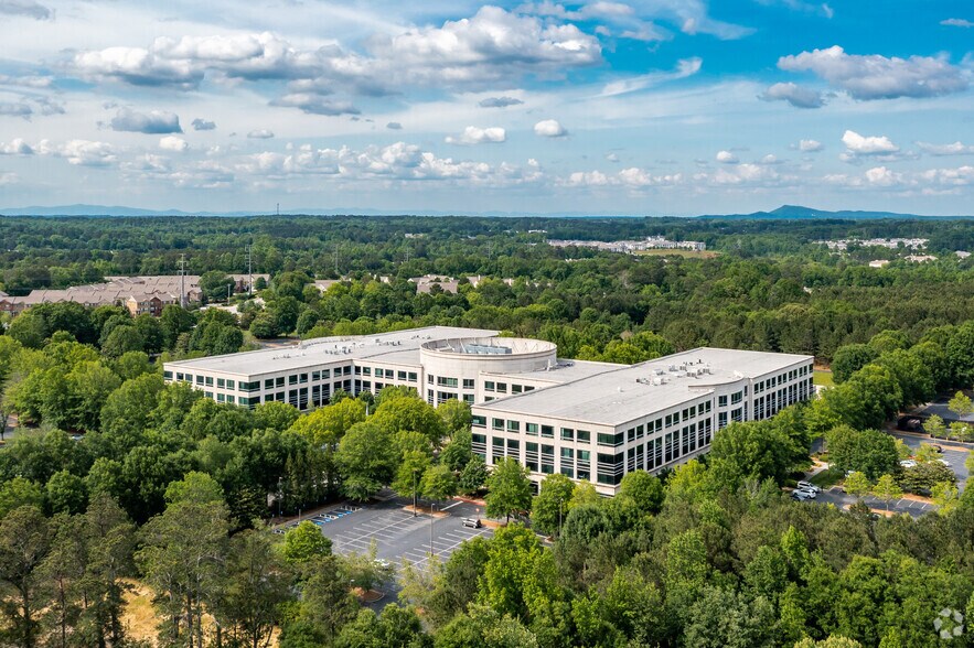 13560 Morris Rd, Alpharetta, GA à louer - Photo du bâtiment - Image 1 de 23