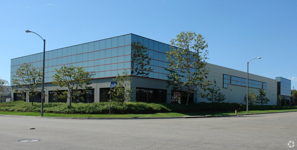 18821-18841 S Broadwick St, Compton, CA à louer - Photo du bâtiment - Image 1 de 3