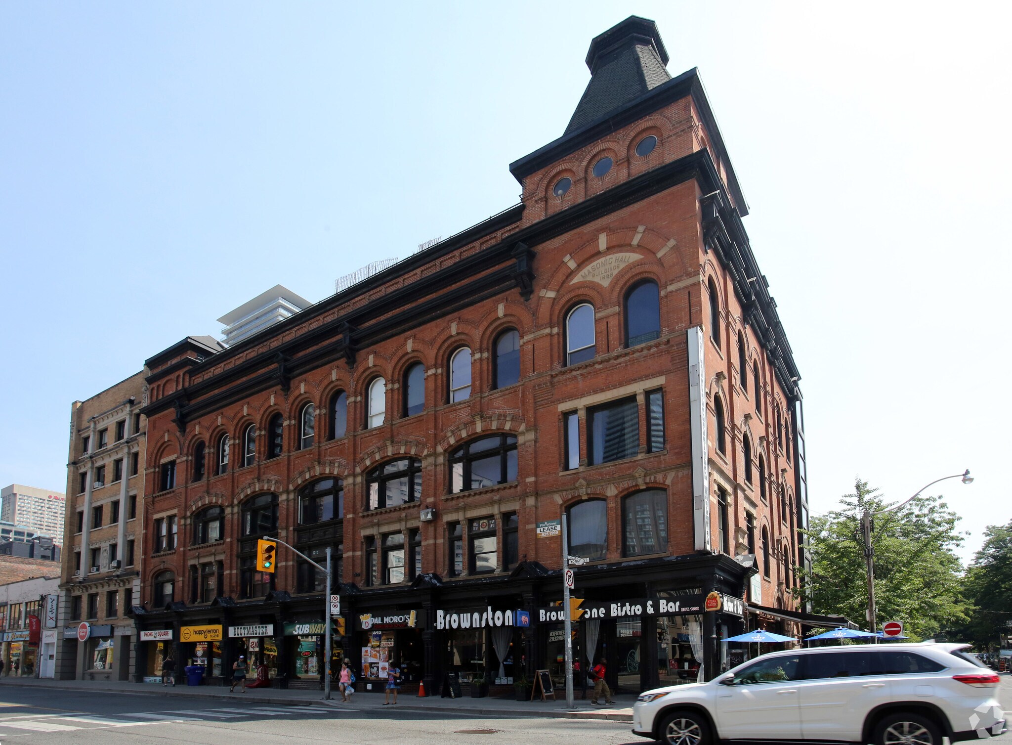 601-613 Yonge St, Toronto, ON for lease Primary Photo- Image 1 of 3