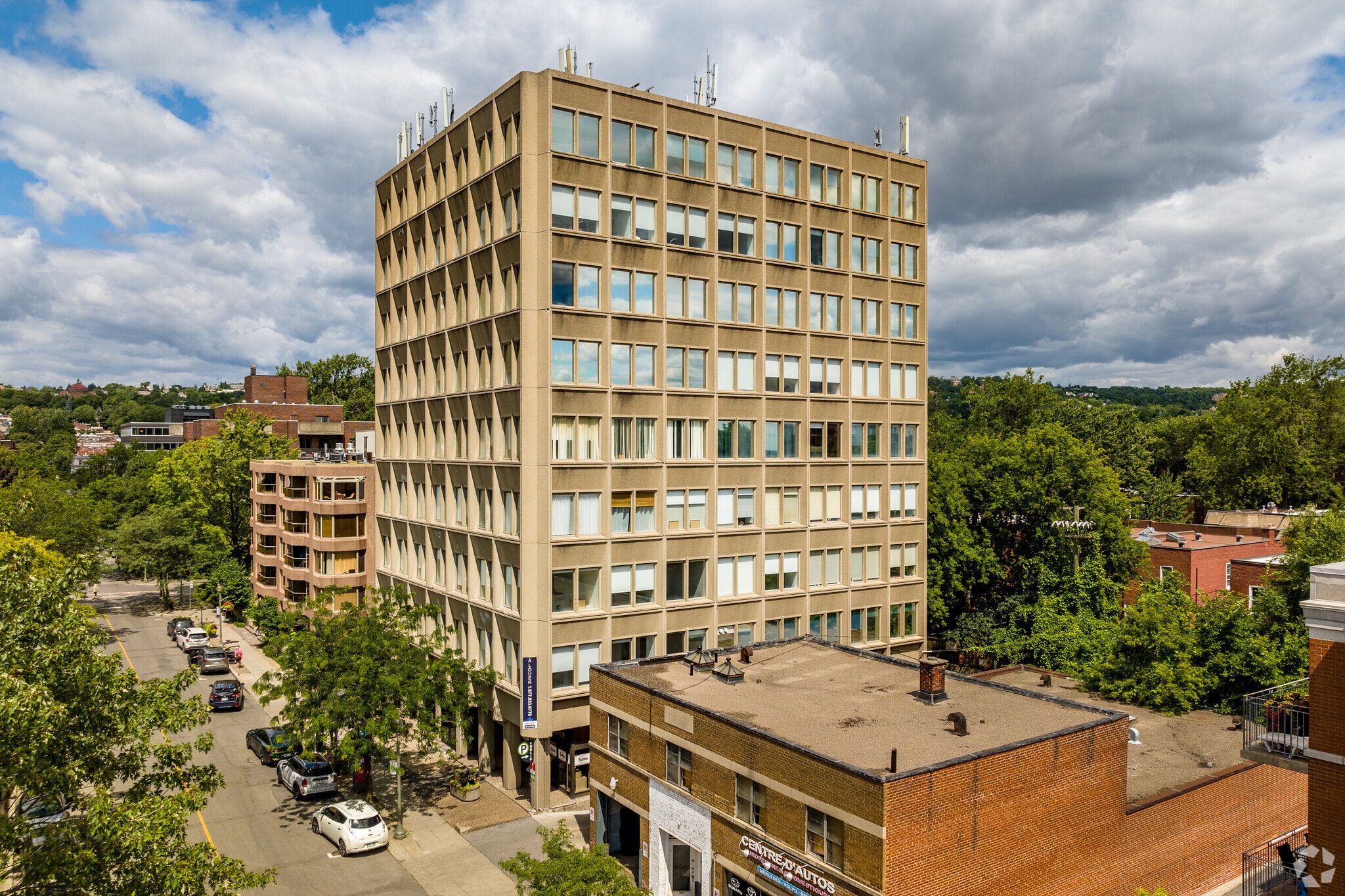 245 Av Victoria, Westmount, QC for lease Building Photo- Image 1 of 8