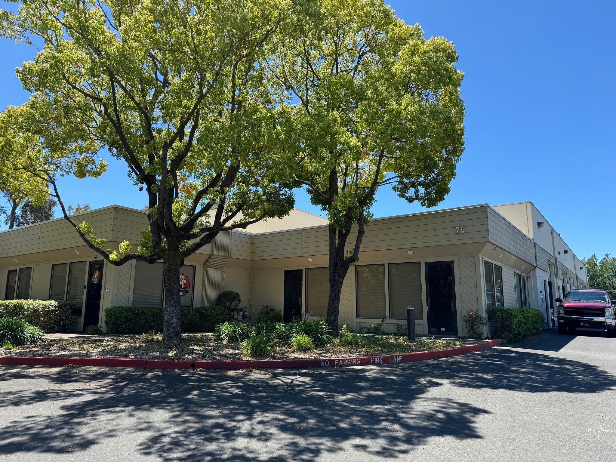 75 Executive Ave, Rohnert Park, CA for lease Building Photo- Image 1 of 2