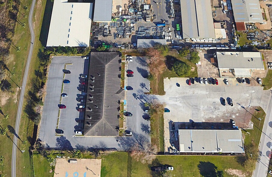 1060 MacKintosh Dr, Brownsville, TX à vendre - Photo du bâtiment - Image 2 de 24