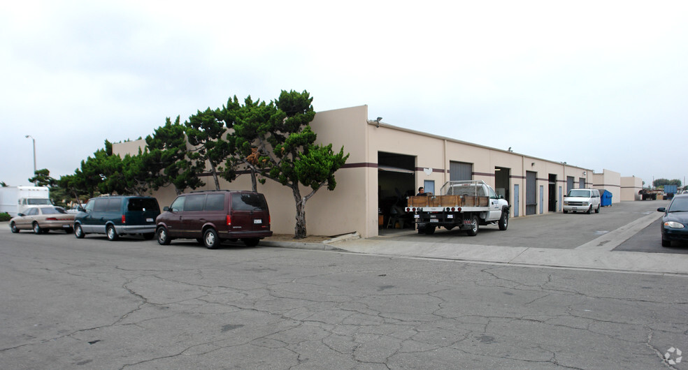 13040 Tom White Way, Norwalk, CA for lease - Primary Photo - Image 1 of 6