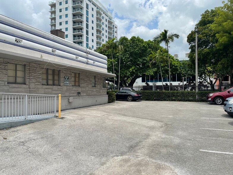 1394 Coral Way, Miami, FL for sale - Building Photo - Image 3 of 19