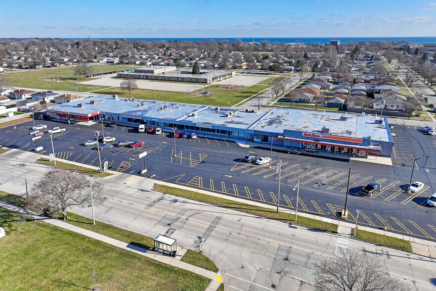 2027-2055 22nd Ave, Kenosha, WI à louer - Photo principale - Image 1 de 17