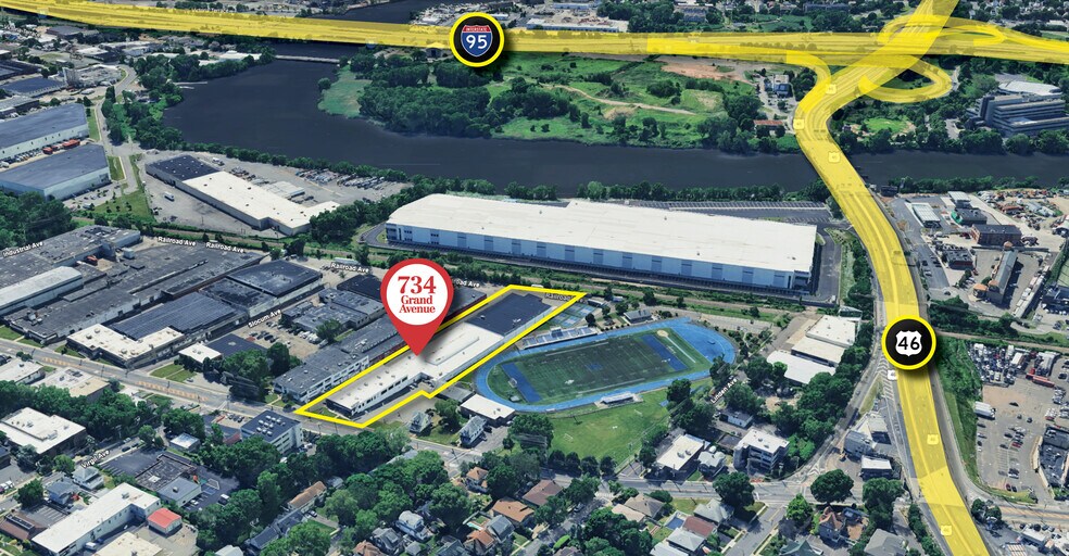 734 Grand Ave, Ridgefield, NJ à louer - Photo du bâtiment - Image 2 de 8