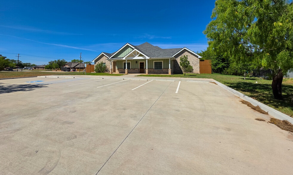 2426 Lincoln Dr, Abilene, TX for sale - Building Photo - Image 3 of 4