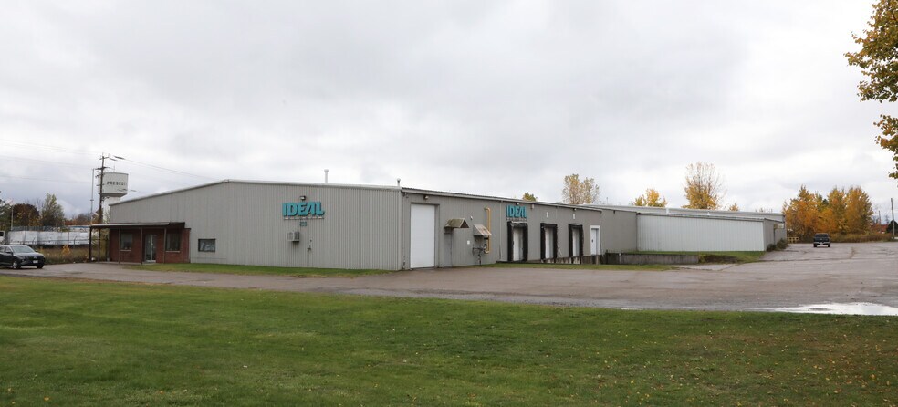 855 Edward st, Prescott, ON à vendre - Photo du bâtiment - Image 3 de 48