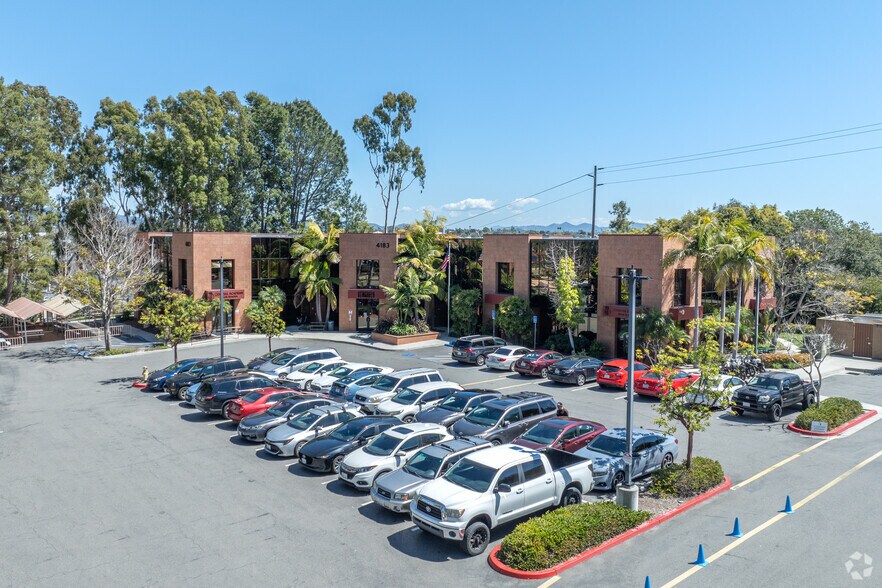 4183 Avenida De La Plata, Oceanside, CA à vendre - Photo du bâtiment - Image 3 de 8