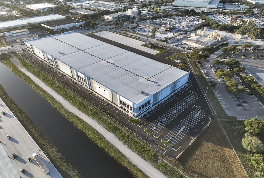 10900 NW 128th Street, Medley, FL for lease - Building Photo - Image 2 of 4