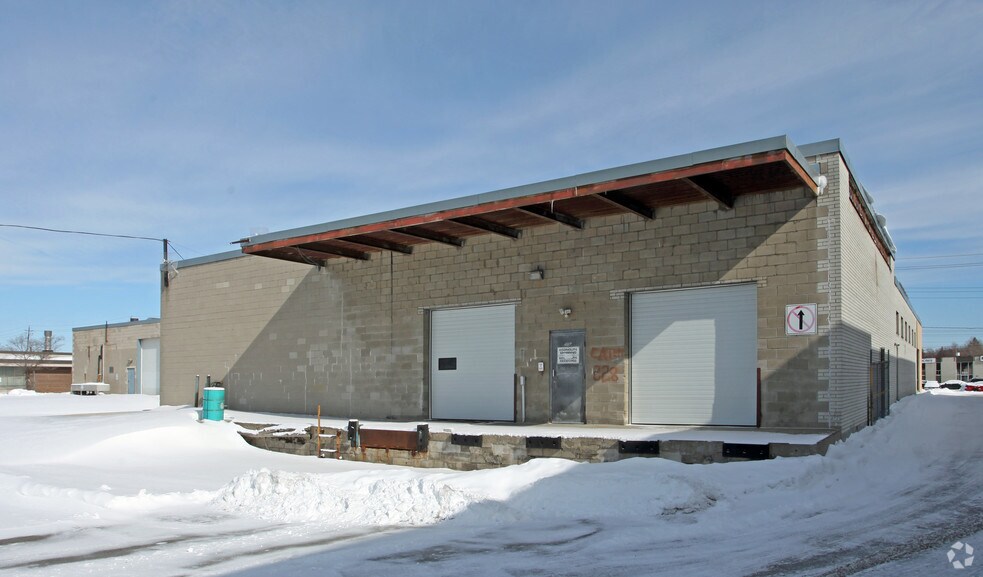 228 Midwest Rd, Toronto, ON à louer - Photo du bâtiment - Image 2 de 2