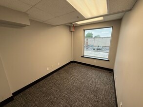 338 Broadway St, Cape Girardeau, MO for lease Interior Photo- Image 2 of 3