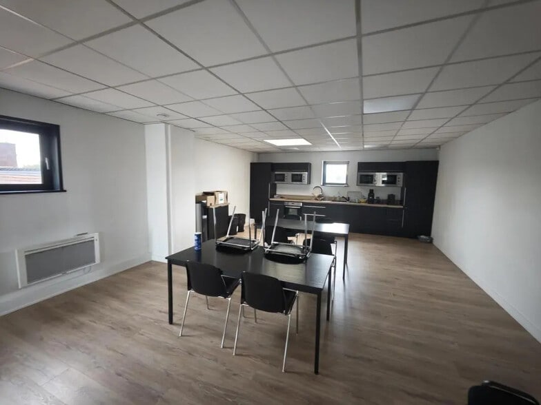 Office in VILLENEUVE-D'ASCQ for lease - Interior Photo - Image 3 of 7