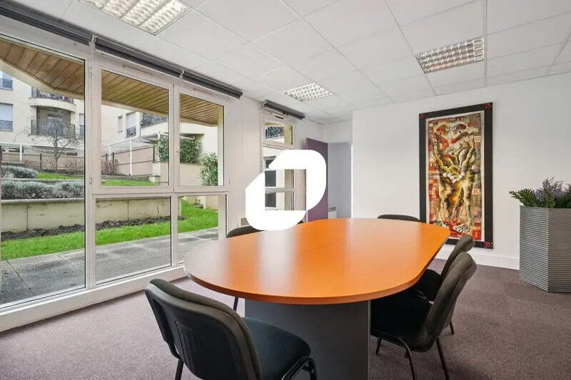Office in Rueil-Malmaison for sale - Interior Photo - Image 3 of 10
