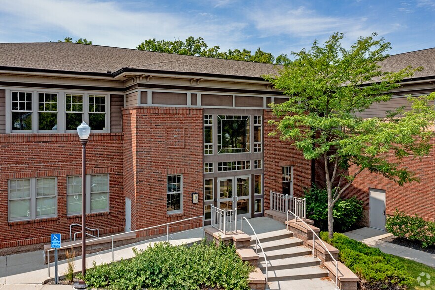 350 Highway 7, Excelsior, MN à louer - Photo du bâtiment - Image 2 de 6