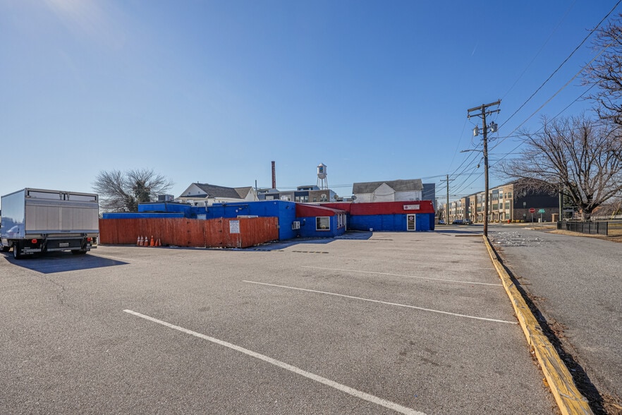 7100 Sollers Point Rd, Baltimore, MD for sale - Building Photo - Image 2 of 47