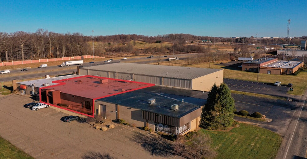 7577-7585 Freedom Ave NW, North Canton, OH for lease - Building Photo - Image 1 of 6