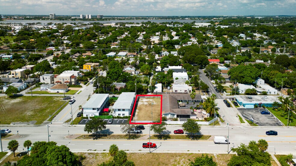 3201 Broadway, West Palm Beach, FL à vendre - Photo du bâtiment - Image 3 de 8