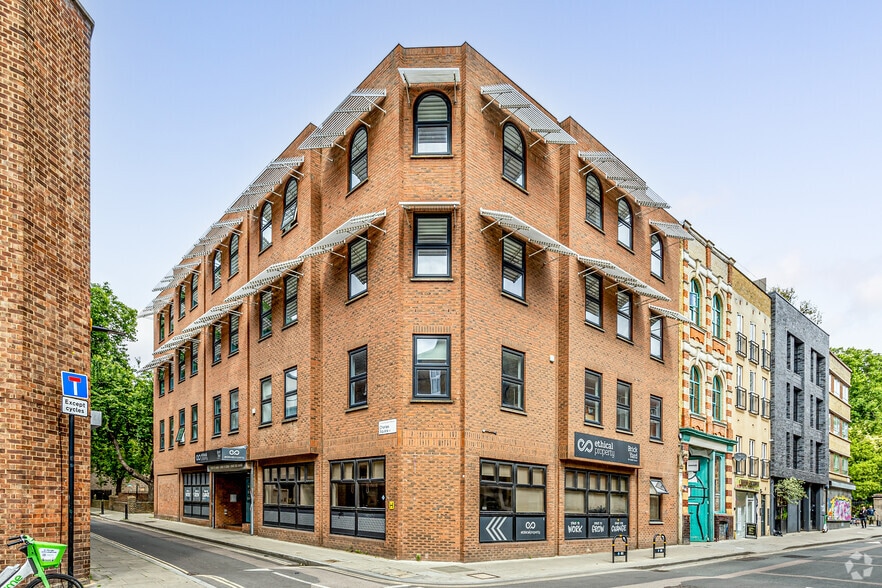 28-30 Charles Sq, London for lease - Primary Photo - Image 1 of 9