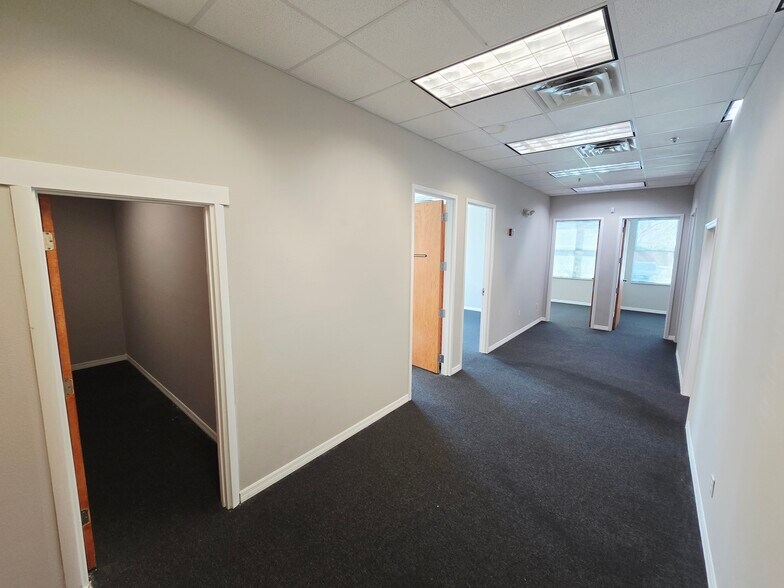 1277 N Semoran Blvd, Orlando, FL à louer - Photo du bâtiment - Image 2 de 13