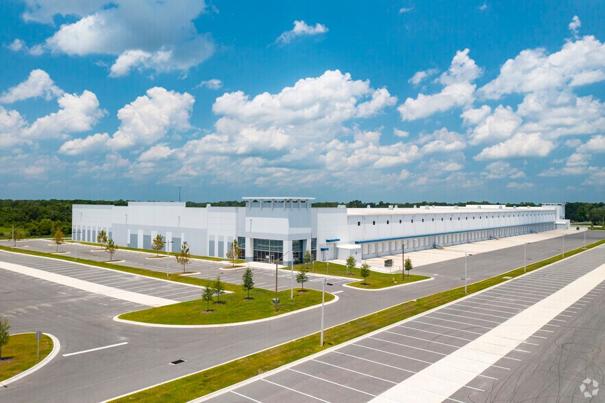 5300 Allen K Breed Hwy, Lakeland, FL à louer - Photo du bâtiment - Image 3 de 30