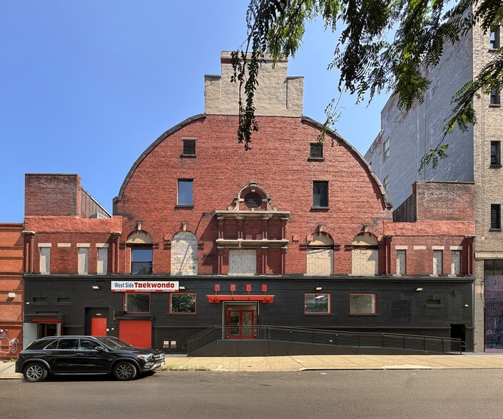 243 W 124th St, New York, NY for lease - Building Photo - Image 2 of 4