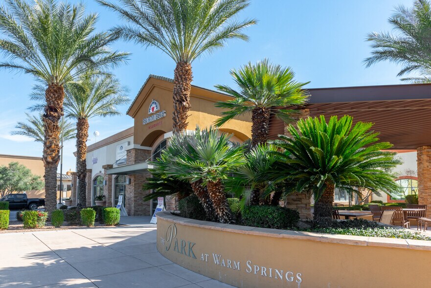 193 E Warm Springs Rd, Las Vegas, NV à vendre - Photo du bâtiment - Image 3 de 10