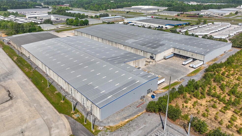 1001 Enterprise Dr, Dalton, GA à vendre - Photo du bâtiment - Image 3 de 5