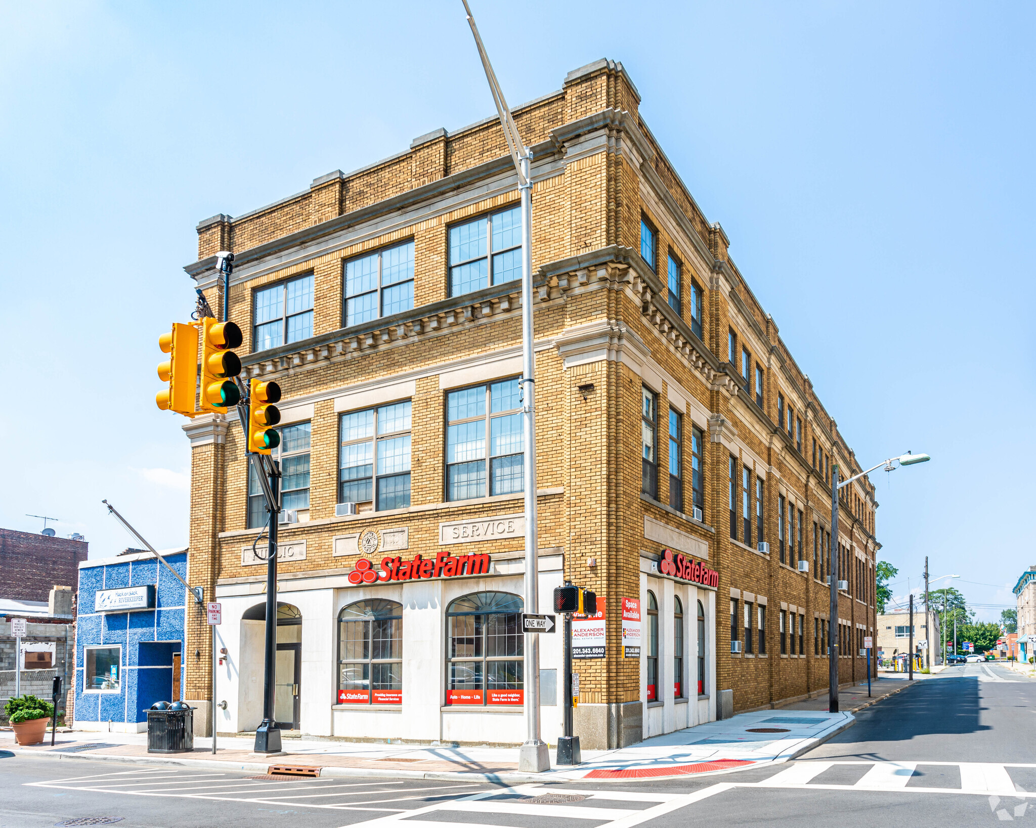 235 Main St, Hackensack, NJ for lease Building Photo- Image 1 of 3