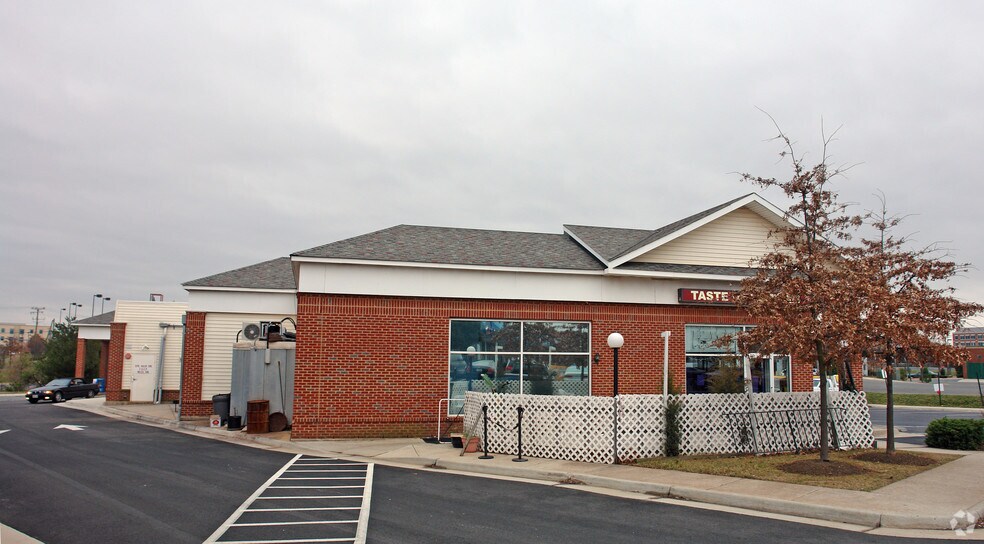 46005 Regal Plz, Sterling, VA à louer - Photo du bâtiment - Image 2 de 3