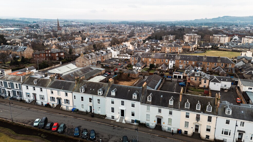 21 Wellington Sq, Ayr à louer - Photo du bâtiment - Image 3 de 16